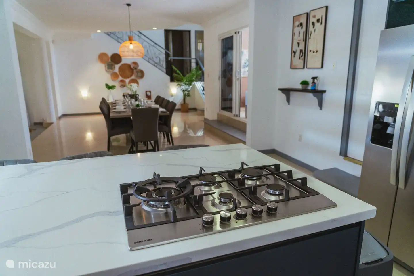 Vue de la cuisine au salon