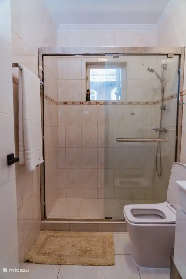 Salle de bain partagée