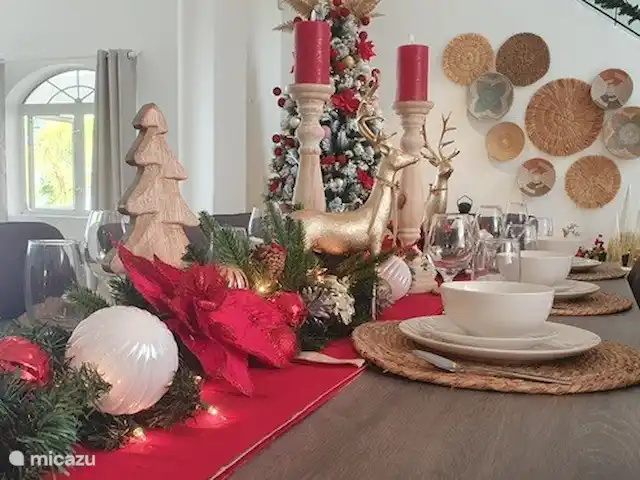 Villa Lucie | Curaçao, Banda Ariba (est), Vista Royal - villa Vous voyez-vous assis à cette table joliment dressée ? Nous le faisons !