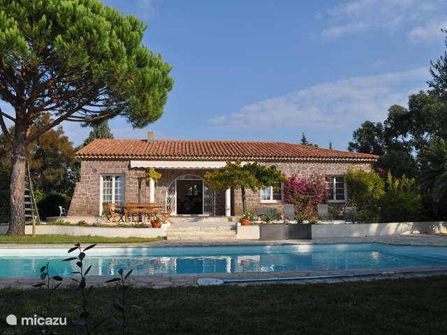 Casa vacacional Francia, Costa Azul, Les Issambres - villa Villa Mentine con vistas al mar