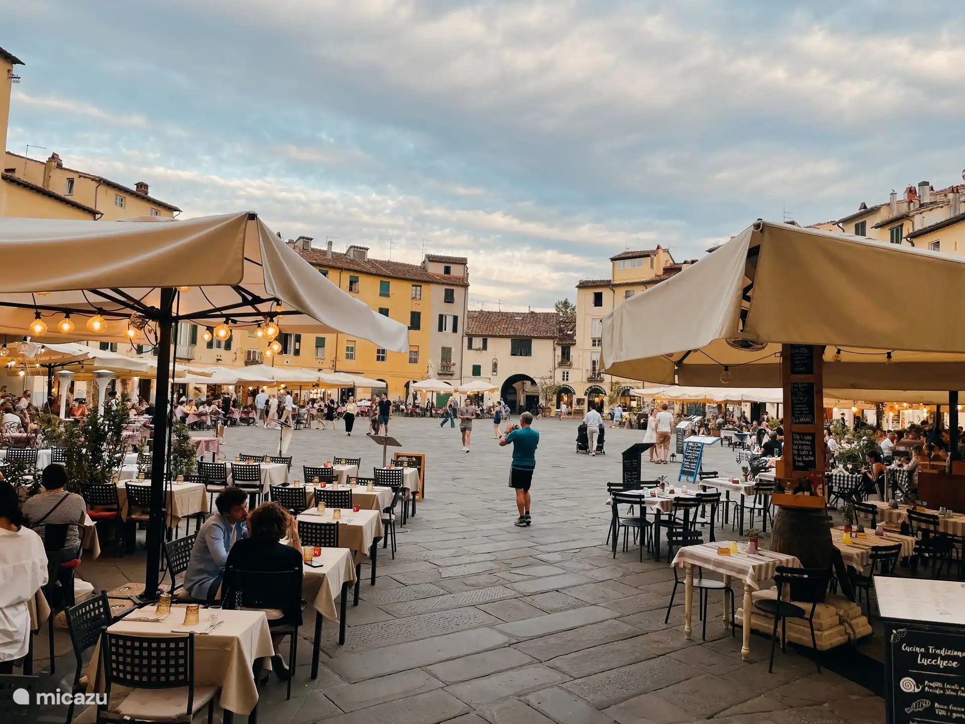 Escape to Tuscany. Stay in our comfortable chalet with swimming pool, beautiful nature and the most beautiful cities such as Lucca, Pisa and Florence a short distance away.