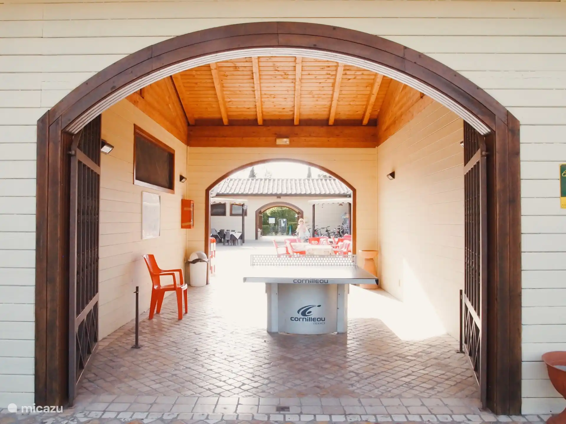 Escape to Tuscany. Stay in our comfortable chalet with swimming pool, beautiful nature and the most beautiful cities such as Lucca, Pisa and Florence a short distance away.