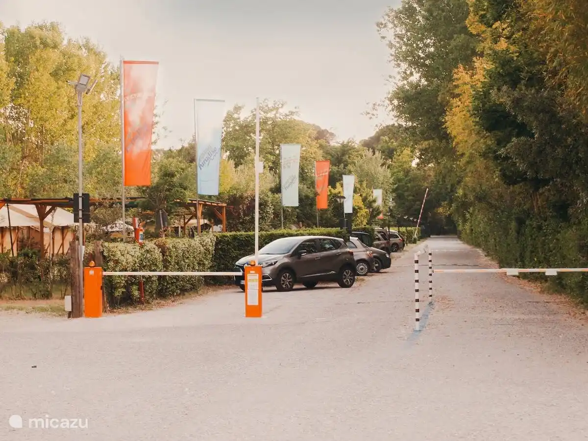 Escape to Tuscany. Stay in our comfortable chalet with swimming pool, beautiful nature and the most beautiful cities such as Lucca, Pisa and Florence a short distance away.