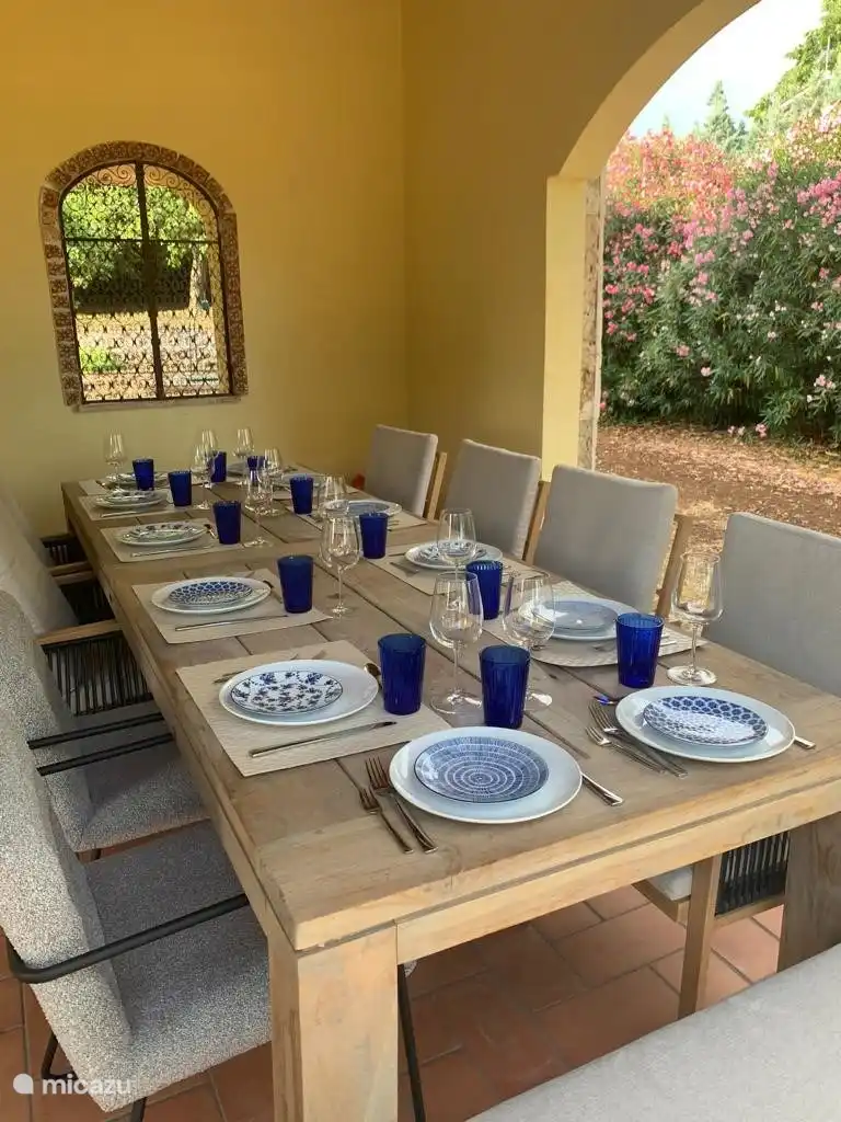 la véranda attenante à la maison