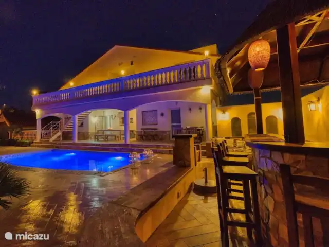 CostaCabana - Villa Madonna | Espagne, Costa Brava, Lloret de Mar - villa La villa idéale pour vivre en plein air sous le soleil espagnol avec piscine privée, beau salon et bar !