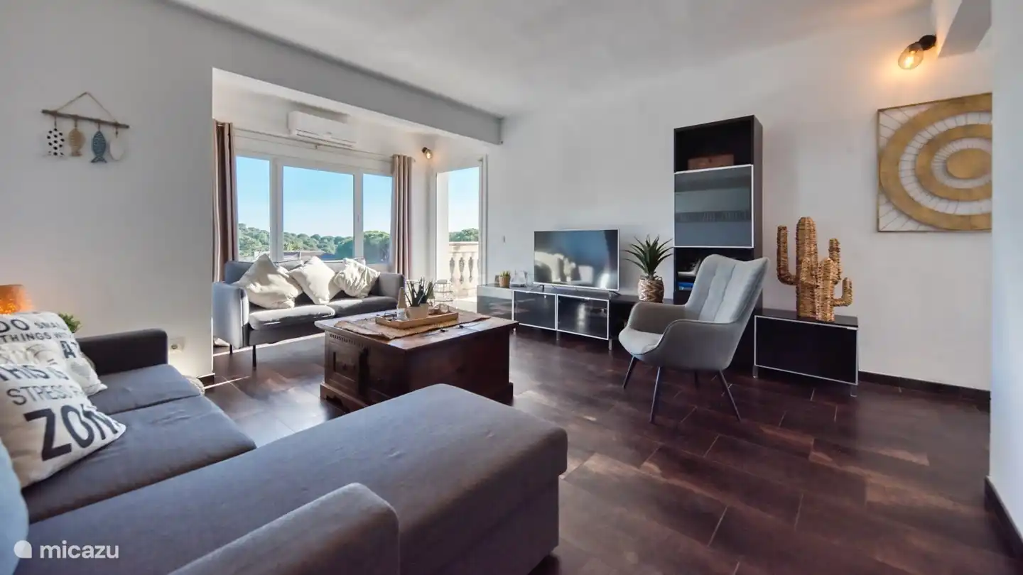 Die ideale Villa zum Leben im Freien unter der spanischen Sonne mit privatem Pool, schöner Lounge und Bar!