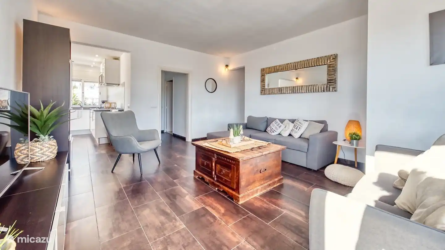 Die ideale Villa zum Leben im Freien unter der spanischen Sonne mit privatem Pool, schöner Lounge und Bar!