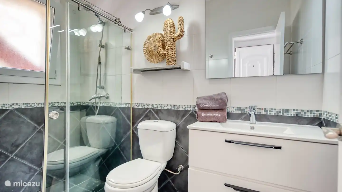 Die ideale Villa zum Leben im Freien unter der spanischen Sonne mit privatem Pool, schöner Lounge und Bar!