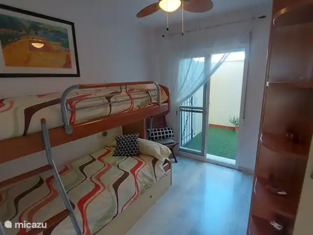 Bel appartement près de la plage | Espagne, Costa del Sol, Torrox-Costa - appartement Chambre 2 avec lit gigogne et accès direct terrasse 2