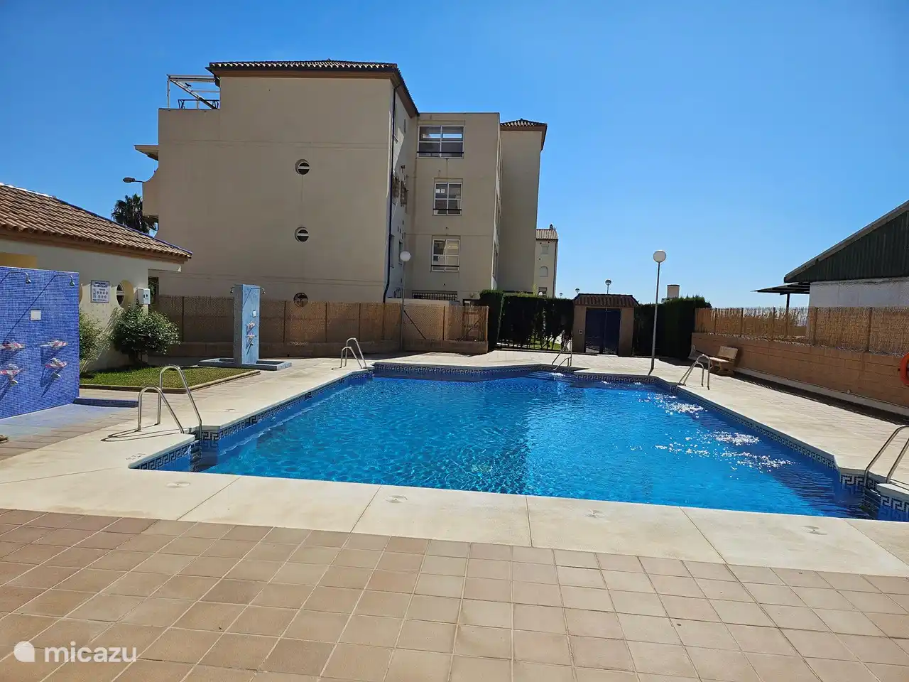 Großer Gemeinschaftspool