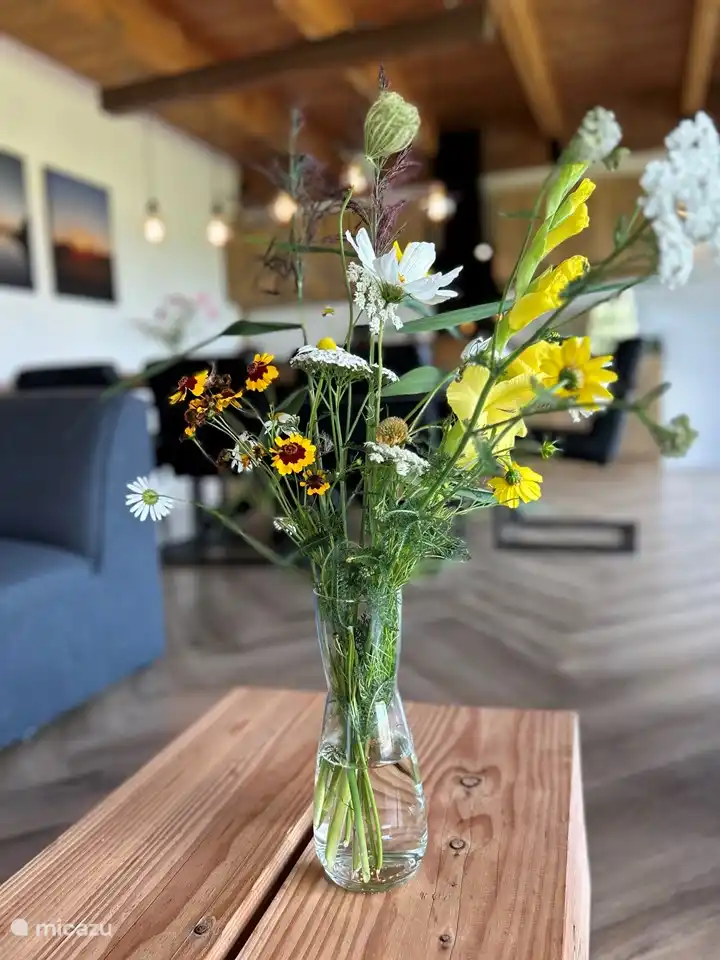 frisch gepflückte Blumen vom Anwesen