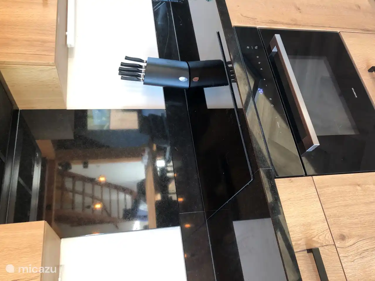 Induktionskochfeld mit Messerblock