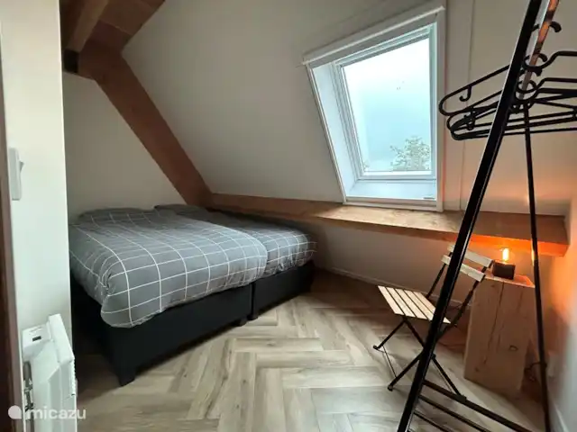 Domaine Âld Heach Hiem 14 personnes | Pays-Bas, Frise, Goëngahuizen - maison de vacances Chambre 1 Janssloot avec lit double