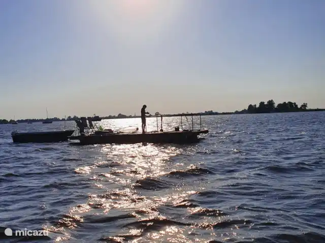 Domaine Âld Heach Hiem 14 personnes | Pays-Bas, Frise, Goëngahuizen - maison de vacances Sur le radeau sur la Wijde Ee