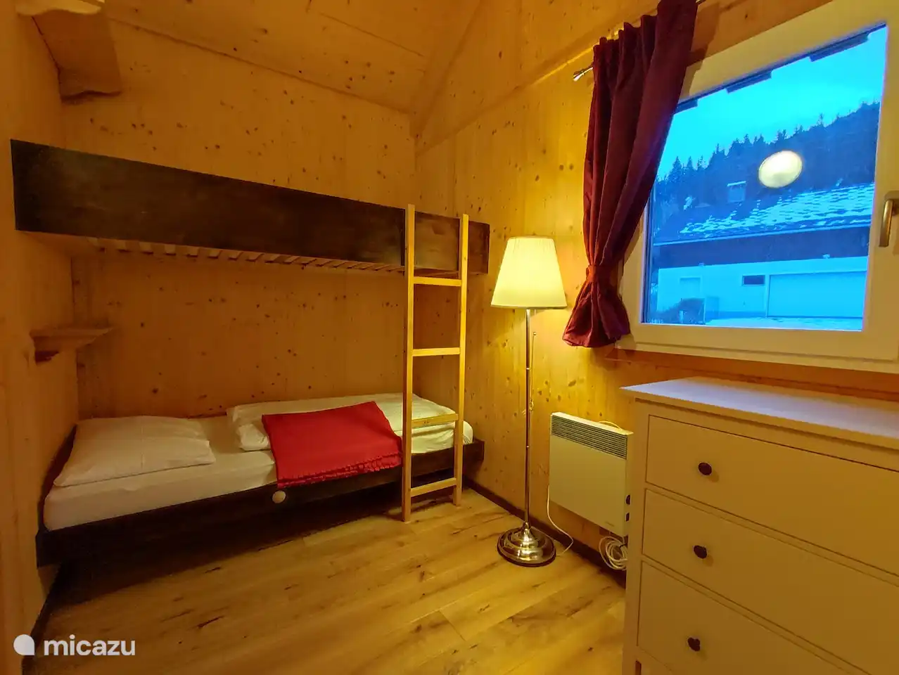 Dormitorio 3
Habitación infantil con litera