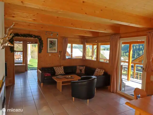 Chalet Alpenglöckchen dans un endroit panoramique | Autriche, Styrie, Stadl an der Mur - chalet Coin salon avec canapé en cuir de haute qualité