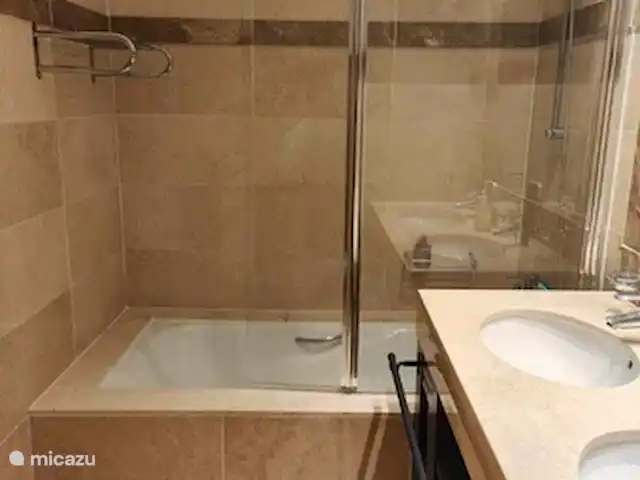Location de Vacances Espagne, Costa del Sol, Benahavis, appartement - Jardins de Albaicín salle de bain 1