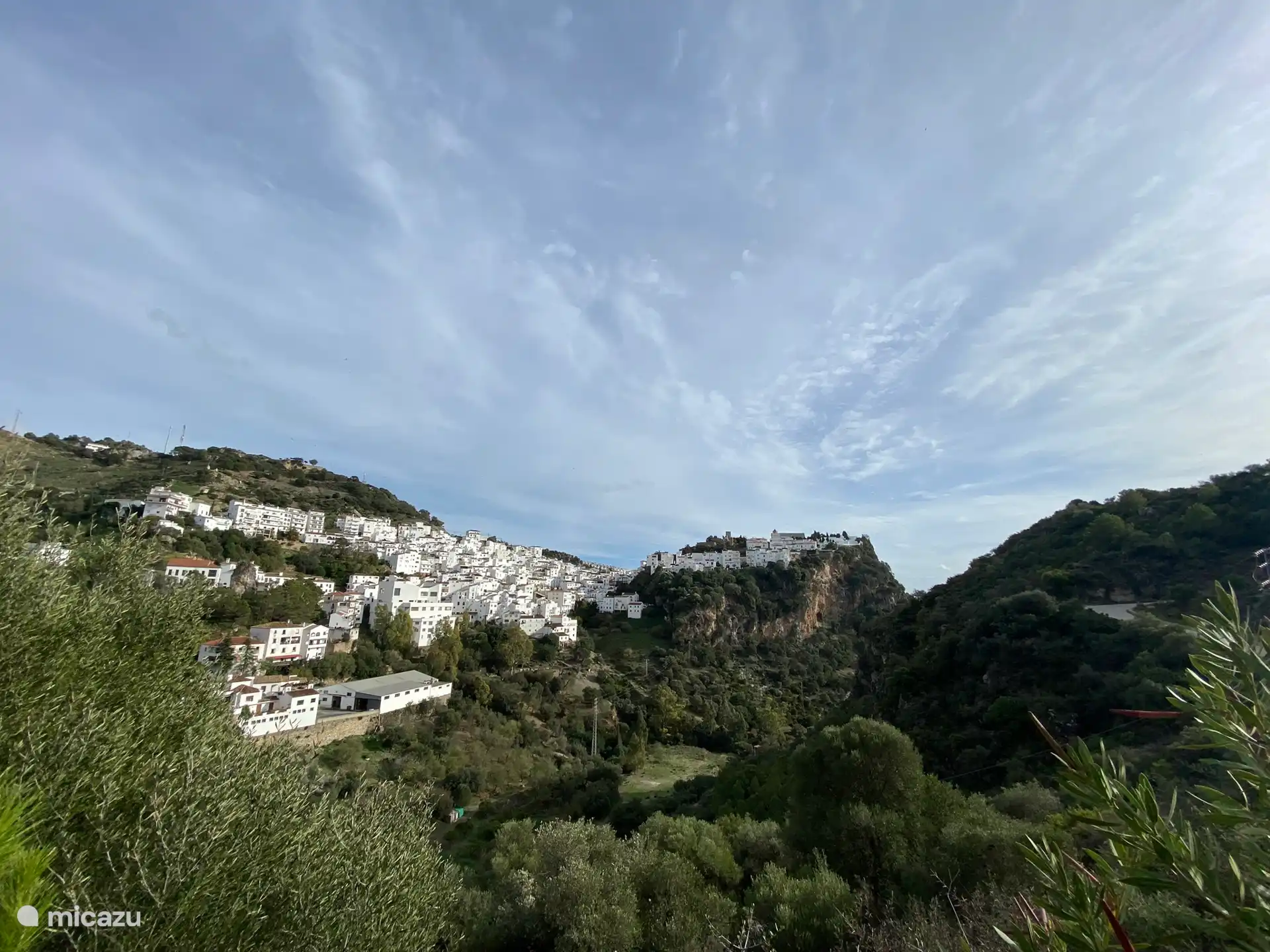 The picturesque Casares can be seen from the apartment.