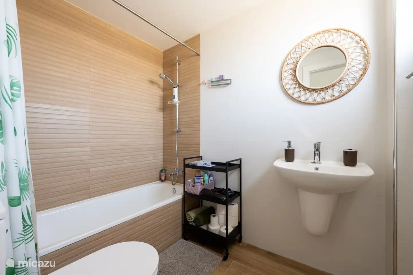 Badezimmer 2 mit Badewanne