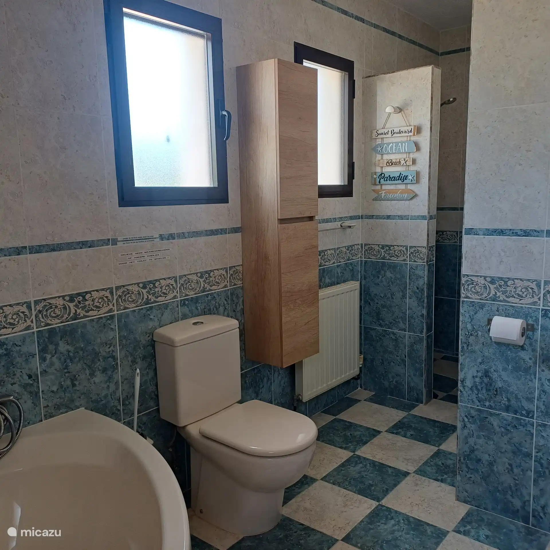 Salle de bain 1 à l’étage 