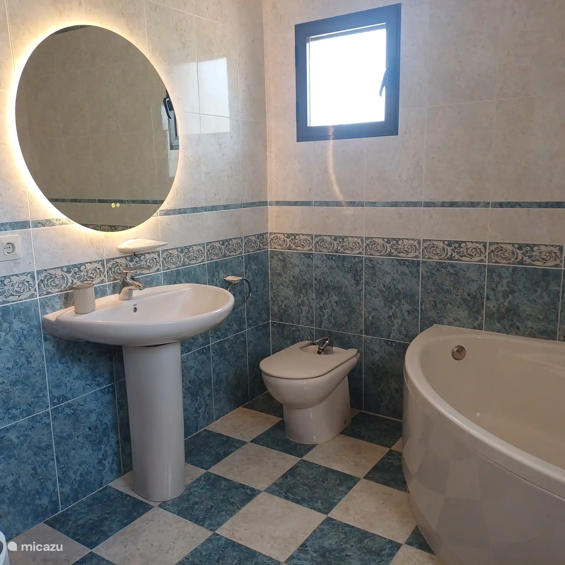 Salle de bain 1 à l’étage