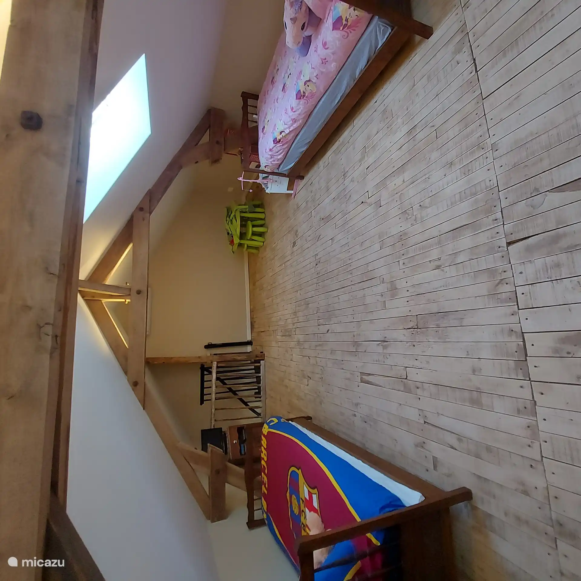 2 lits simples au premier étage. 