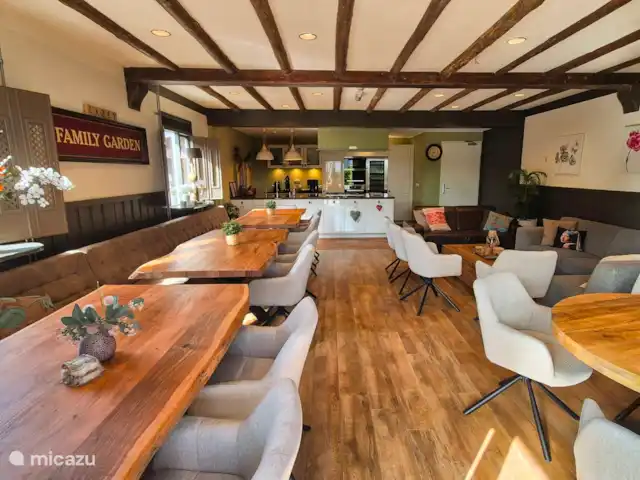 Guesthouse Lazey huren in Nederland, Gelderland, Voorthuizen - vakantiehuis Overzicht woonkamer met open keuken