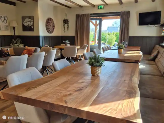 Guesthouse Lazey huren in Nederland, Gelderland, Voorthuizen - vakantiehuis Mooie tafels en stoelen