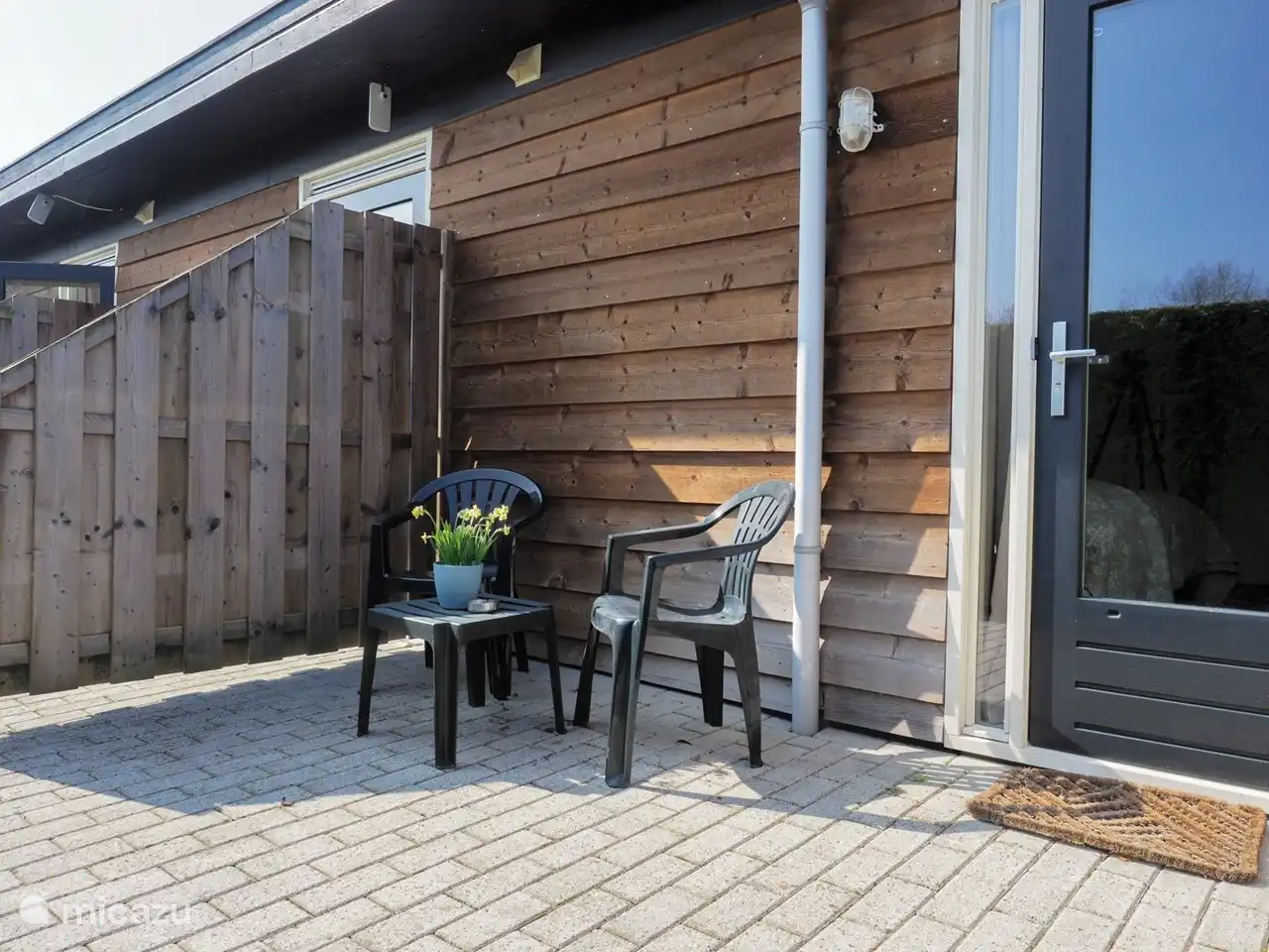 Propre coin salon extérieur