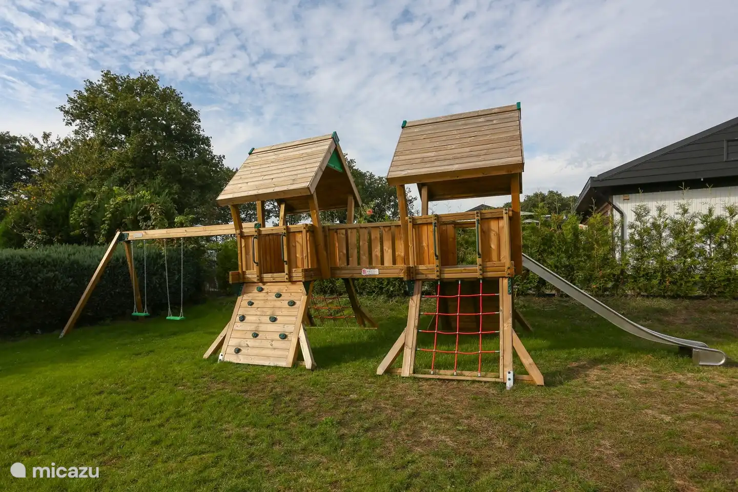 Équipement de terrain de jeu