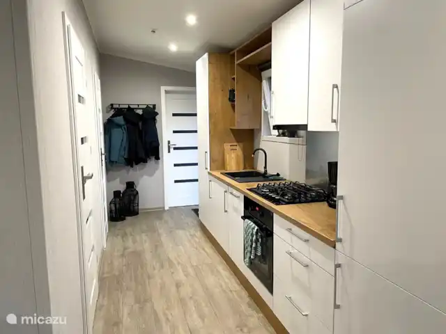 Cottage Serendipity - Natuur & Luxe huren in Nederland, Gelderland, Beekbergen - chalet Keuken vanaf woonkamer gezien