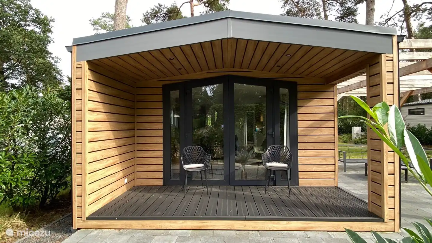 Veranda an der Vorderseite des Chalets