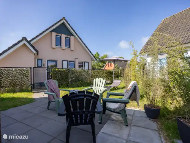 Maison de vacances de luxe avec spa et sauna | Pays-Bas, Frise, Tzummarum - maison de vacances Espace détente au spa et sauna. Bien sûr, le bambou ne manque pas.