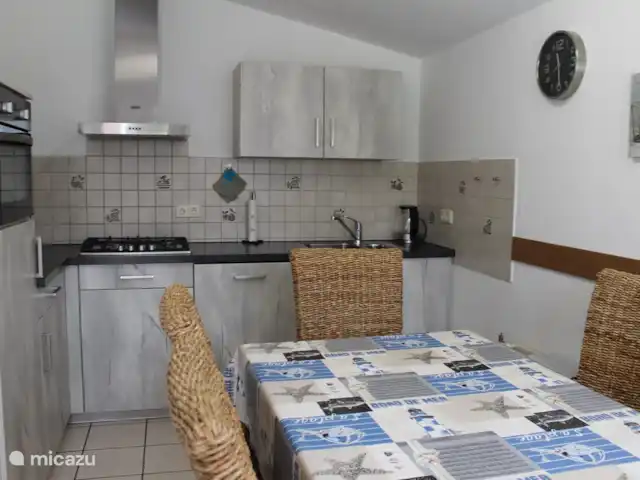 Bungalow Beach Life | Pays-Bas, Hollande du Nord, Julianadorp aan Zee - bungalow cuisine moderne avec table à manger