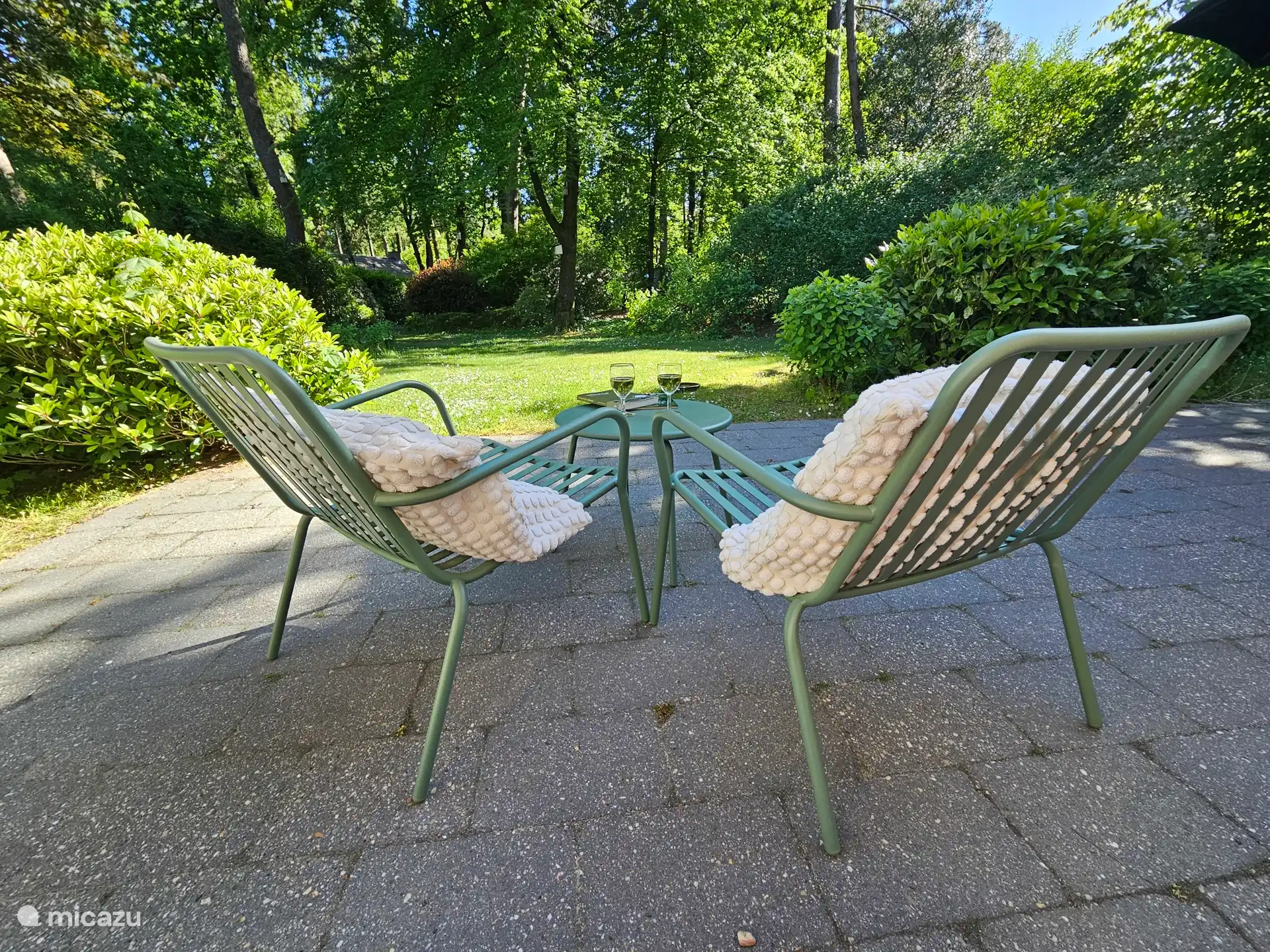 Un maravilloso momento de paz en el jardín de privacidad.