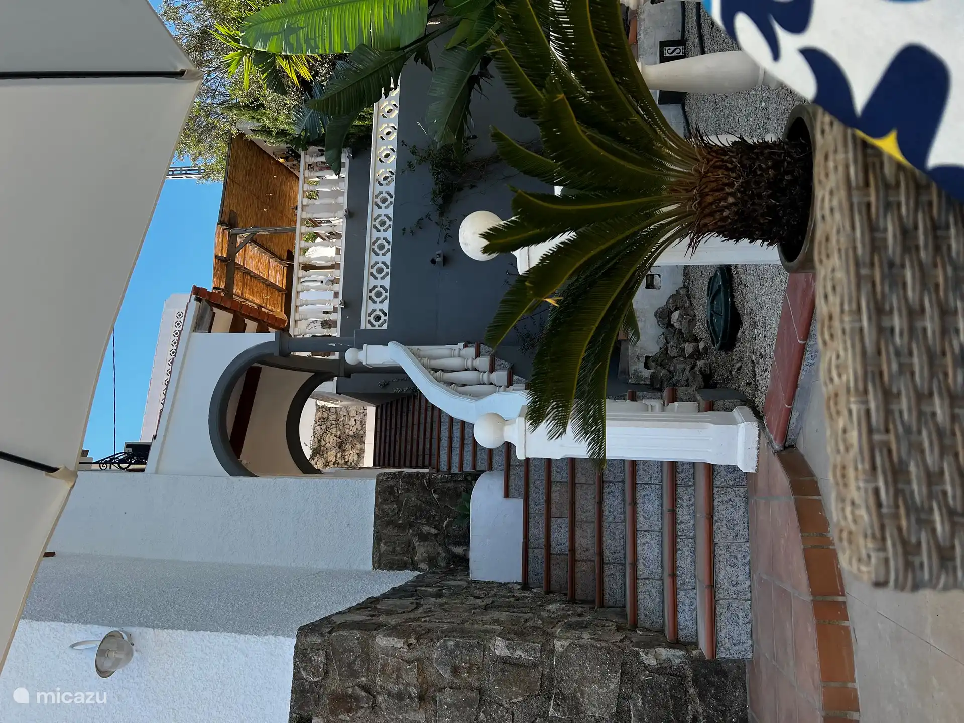 Die Treppe zur Ebene -1 und Ebene 1 