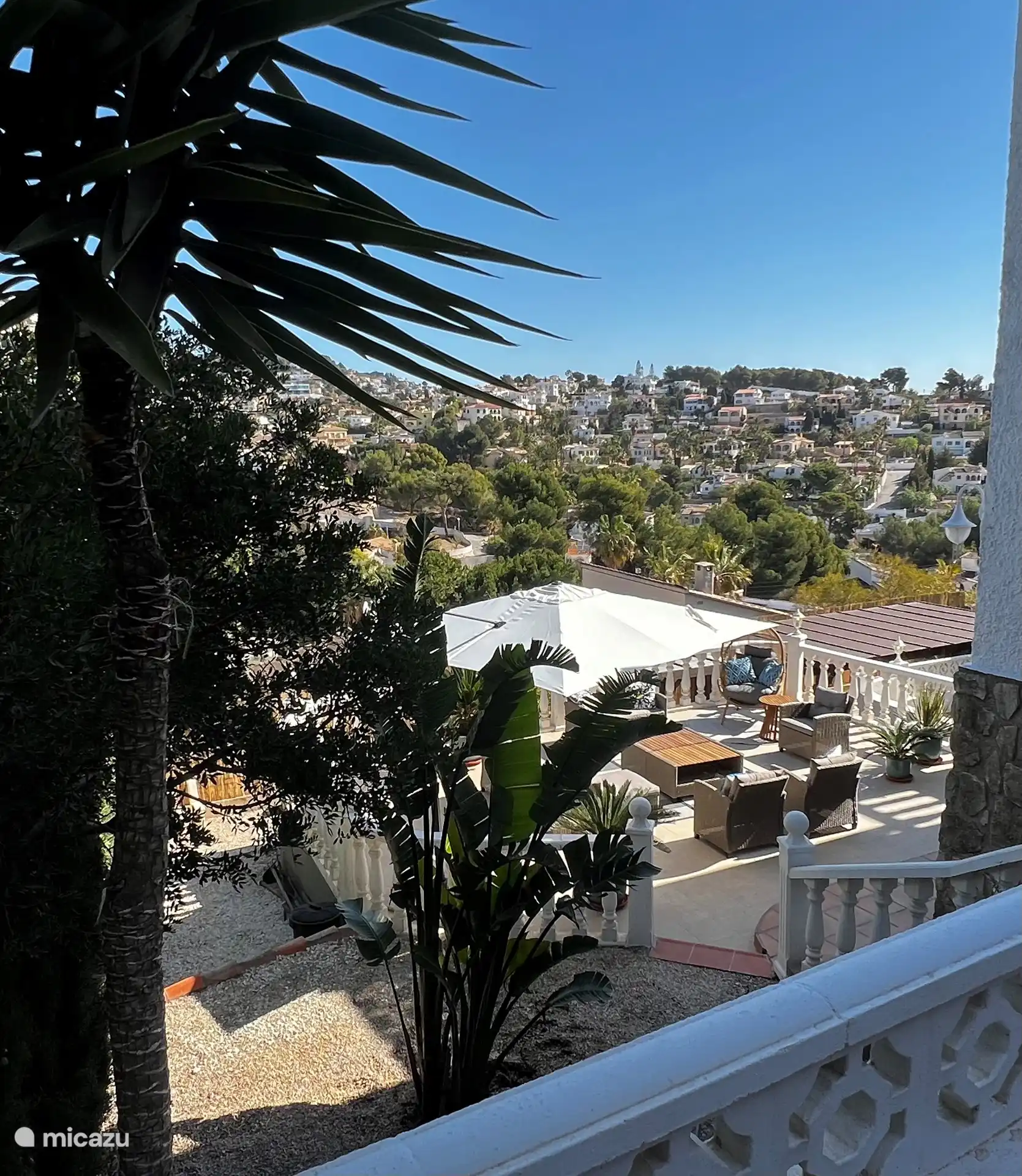 Blick über die verschiedenen Etagen von Ebene 1