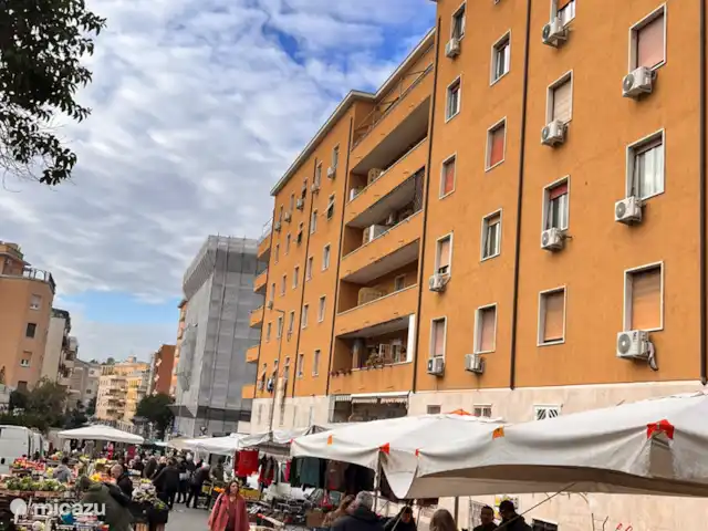 appartement huren in Italië, Rome, Rome – Chigi 82 Markt op straat