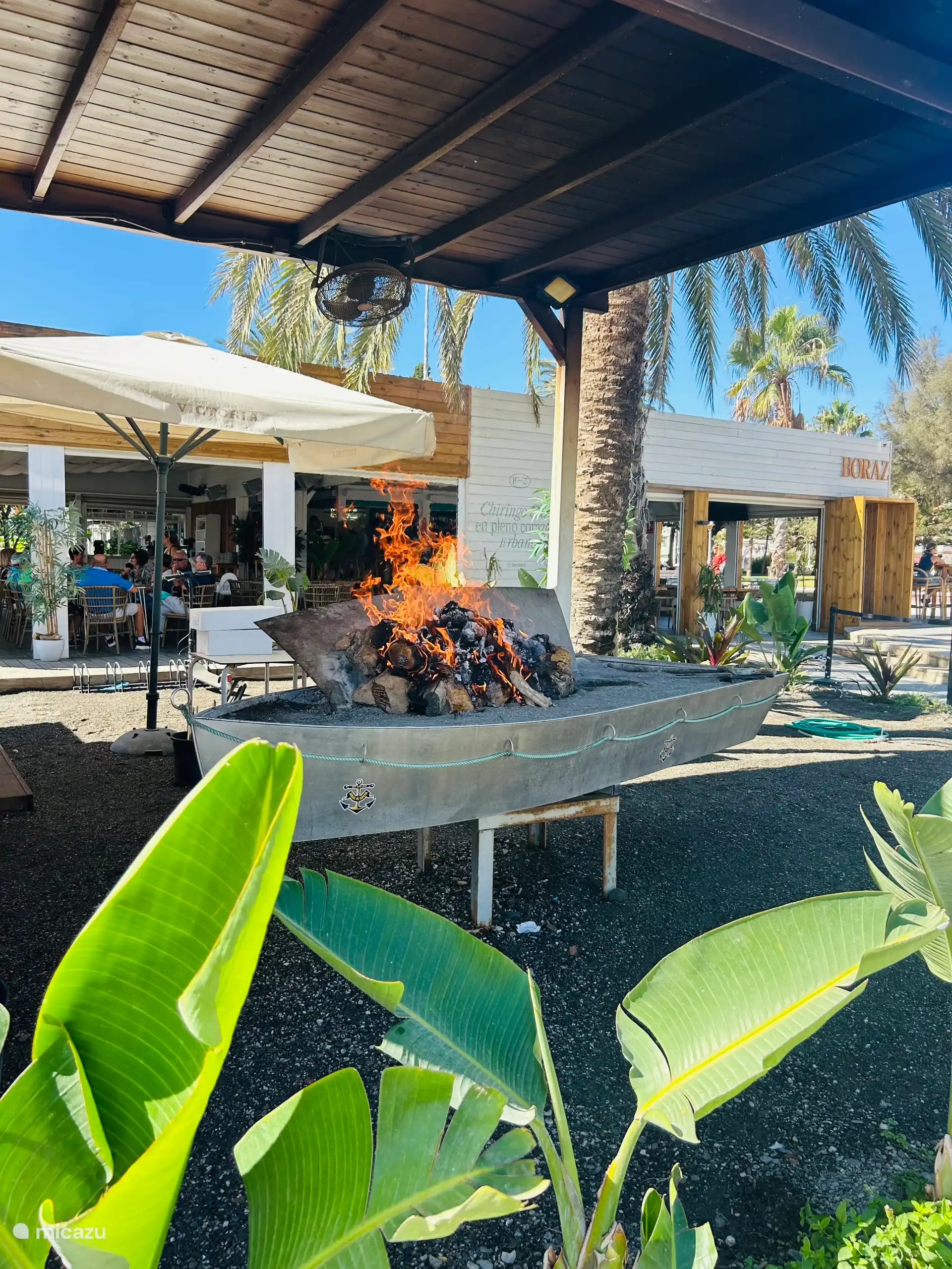 Boraz, een gezellige strandtent