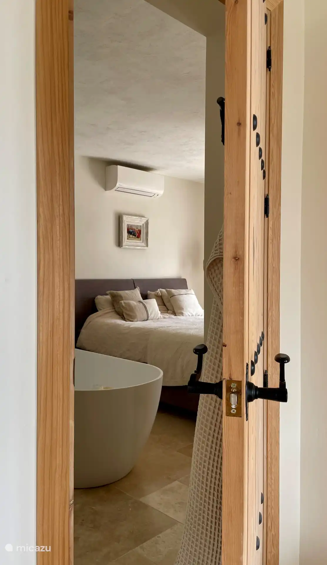 Bedroom 1, double bed 1.80 x 2.00 meters