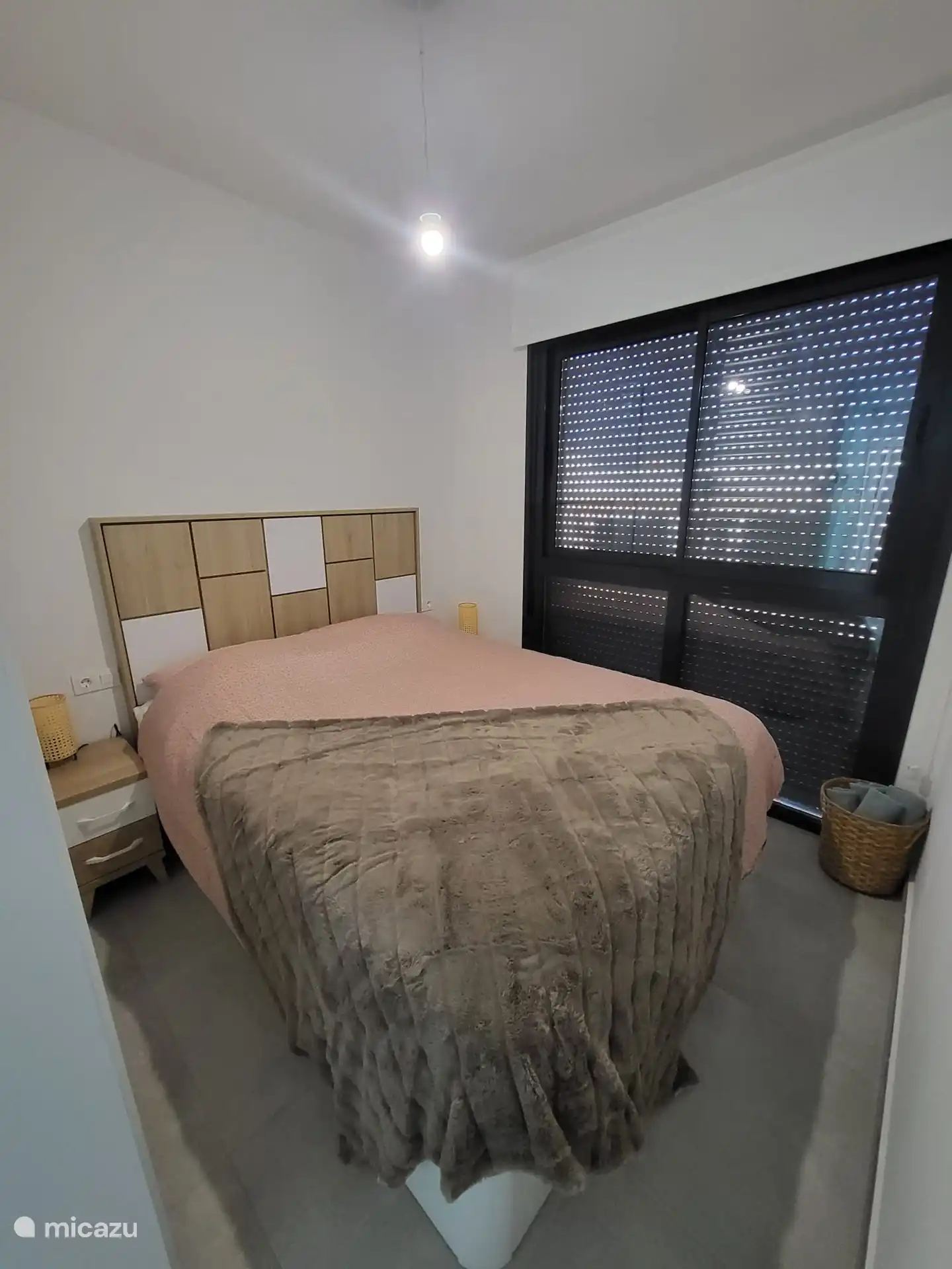 Master Bedroom with Queen Size bed 