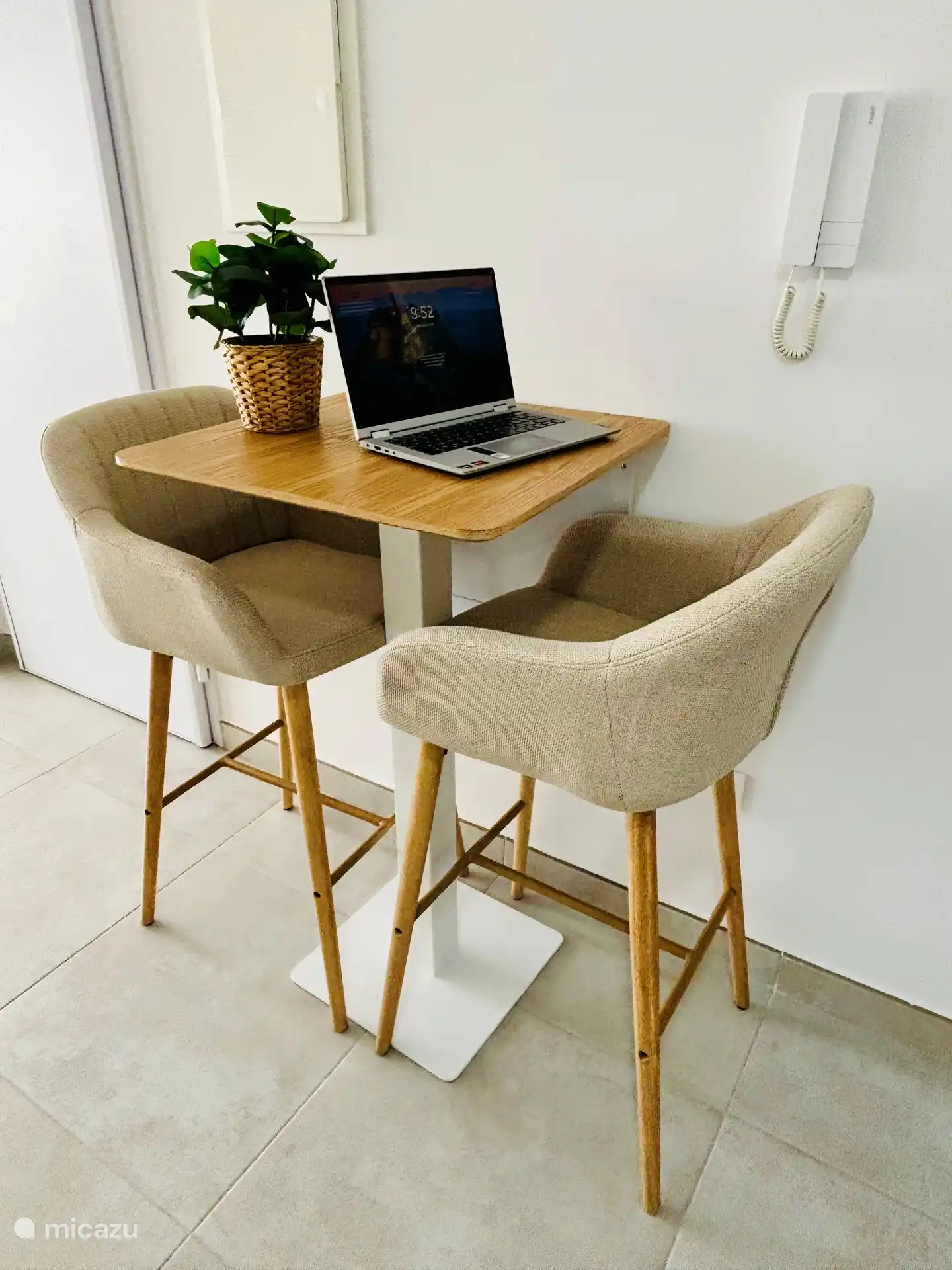 Time for aperitif and workcation