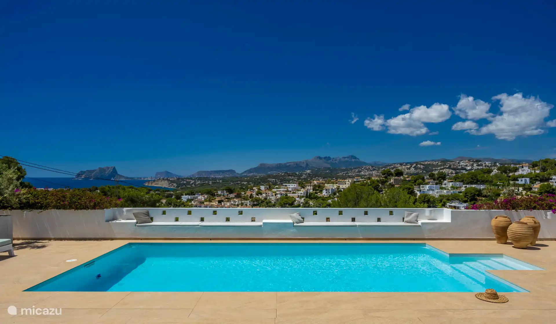 Beautiful views over Moraira, Calpe and surrounding mountains.