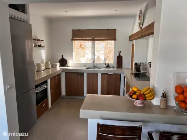 Location de Vacances Espagne, Costa Blanca, Moraira, villa - Villa panoramique de luxe Vista Moraira La cuisine est équipée d'appareils modernes.