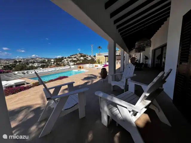 Location de Vacances Espagne, Costa Blanca, Moraira, villa - Villa panoramique de luxe Vista Moraira Le naja où il fait beau à l’ombre la majeure partie de la journée.