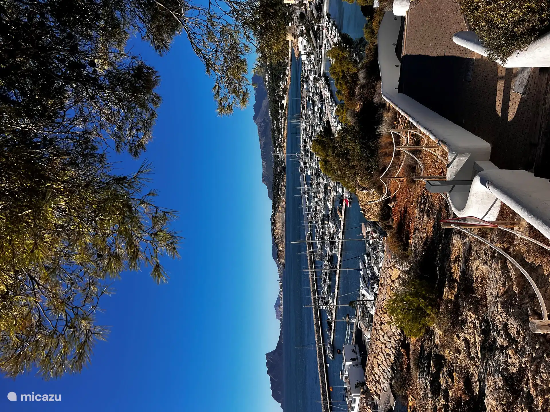 Blick über den Hafen von Moraira.