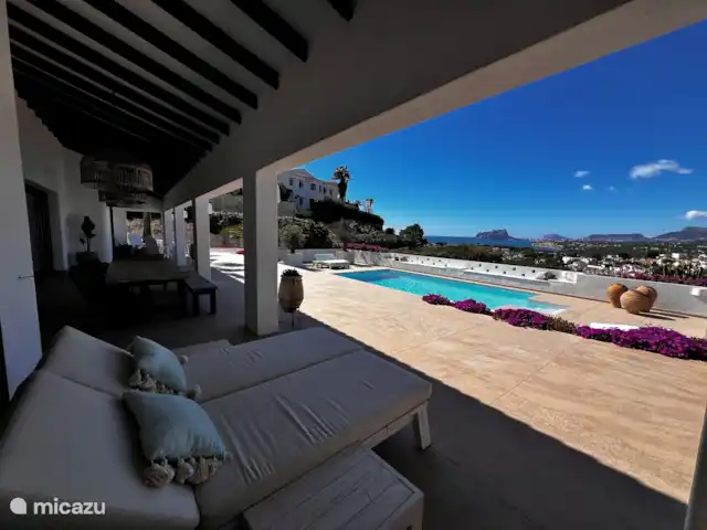 Location de Vacances Espagne, Costa Blanca, Moraira, villa - Villa panoramique de luxe Vista Moraira Le naja, où il fait beau à l’ombre la majeure partie de la journée.