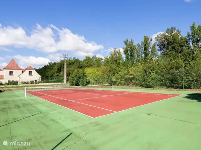 Location de Vacances France, Dordogne, Carsac, maison de vacances - Sur la Cave Court de tennis