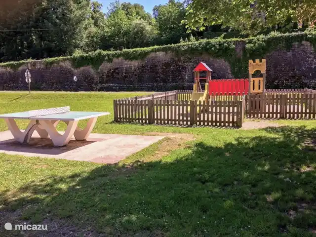 Location de Vacances France, Dordogne, Carsac, maison de vacances - Sur la Cave aire de jeux, pétanque, location de VTT et patinoire vers le centre de Carsac Aillac, accessible à pied