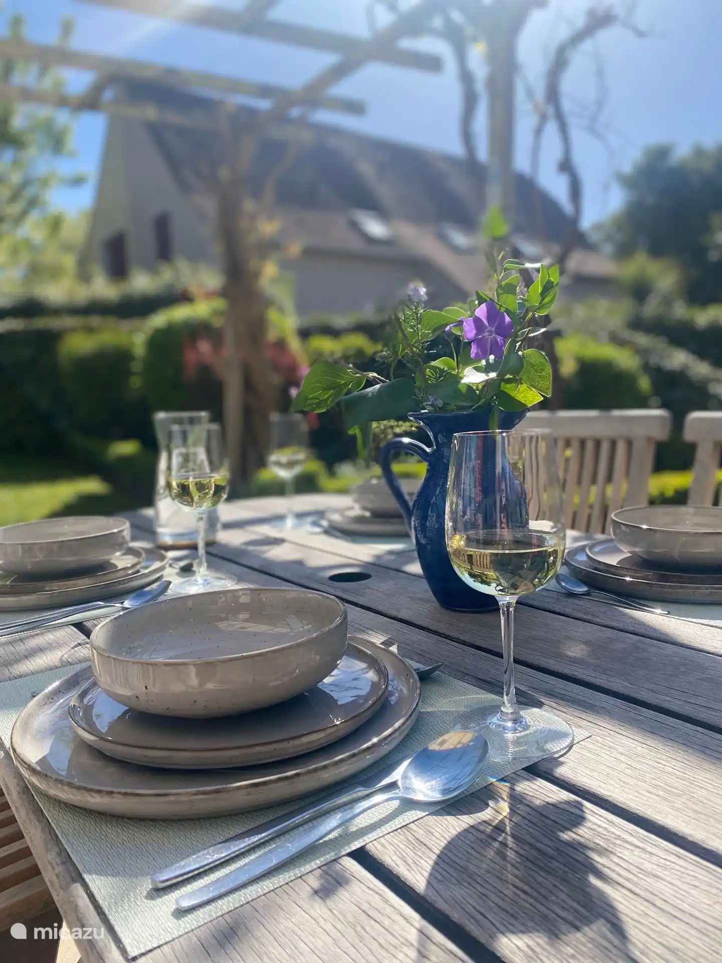Mittagessen in völliger Privatsphäre auf einer der sonnigen Terrassen